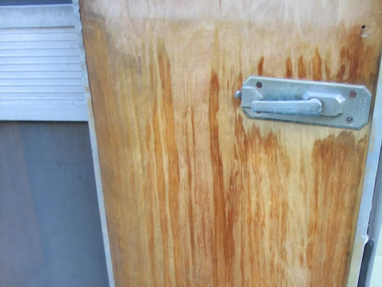 Key Characteristics to Consider When Purchasing a Garage Door Opener