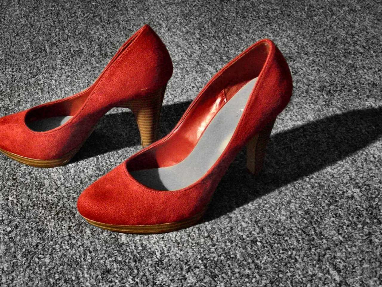 Hurry! Don't miss your chance to own the fantastic Vasque Talus hiking boots. Check out the top...