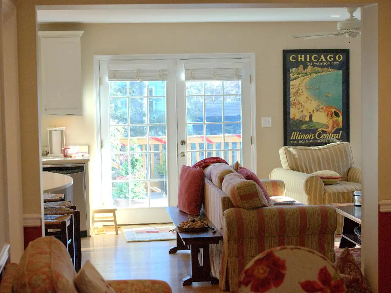 Sofas with a purple hue are unexpectedly gaining popularity, demonstrating a significant influence...