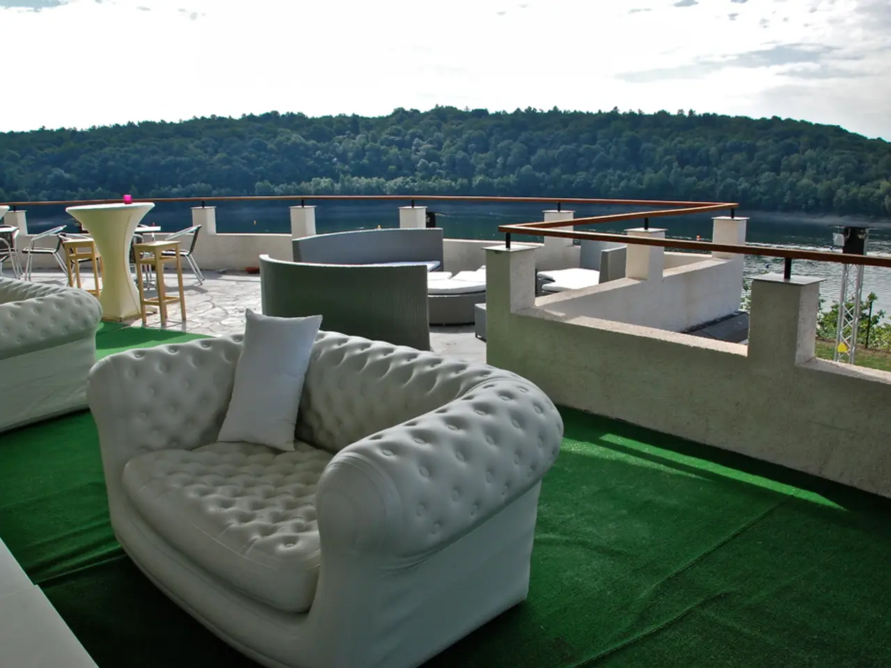 Best Purchase Timing for Sofas: Insider Knowledge from Design Experts (Hint: It Might Be...