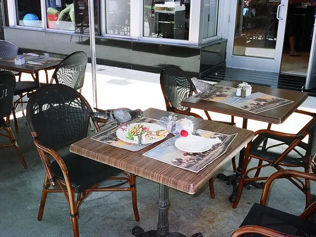 Sustainable Avian Feeding Habitats: Eco-Conscious Designs for Nature Enthusiasts