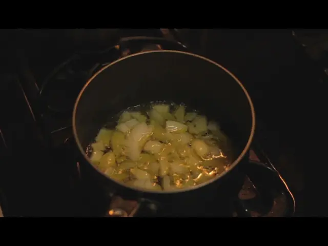 Enduring Outdoor Eating Vessels - The Eternal Favorites: Mess Tins