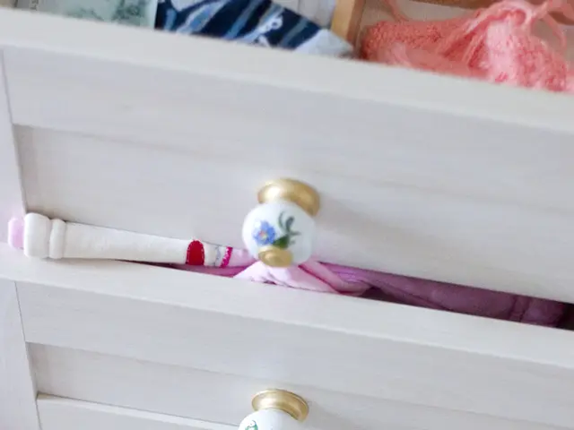 Many admirers have bestowed a perfect 5-star rating on this cutlery organizer - Its innovative...