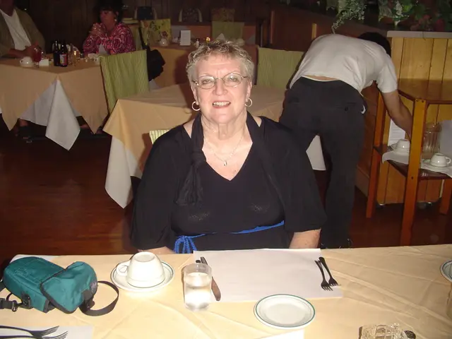 Husband Paying Wife Daily Fee for Homemade Meals Triggers Controversy Among netizens