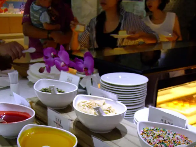 Uncovered: The Popularity Surge of 'Basketweave' Bowls Among your Chic Peer Group's Dining Tables...