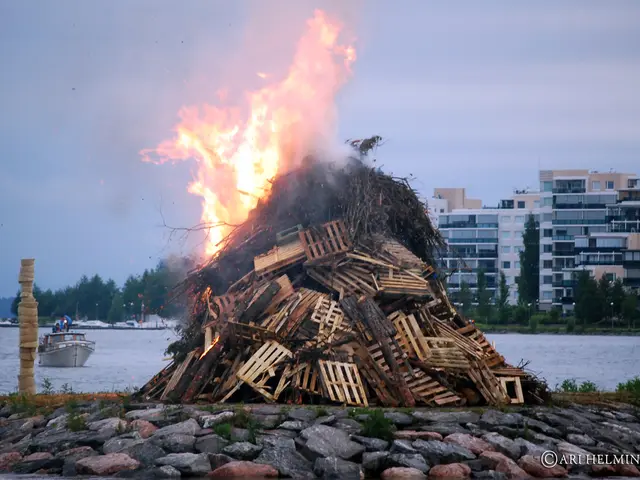 Celebrating its 45th annual bonfire, the town of Dobel sets ablaze 95 cubic meters of dead wood...