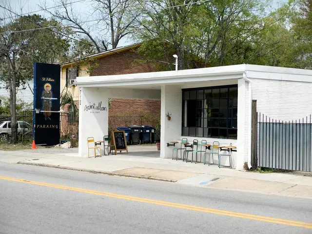 Strategies for Managing SEO in a Local Context Without a Material Street Address