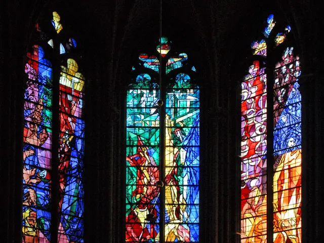 Duration of double-glazed windows and four indicators signaling potential window failure
