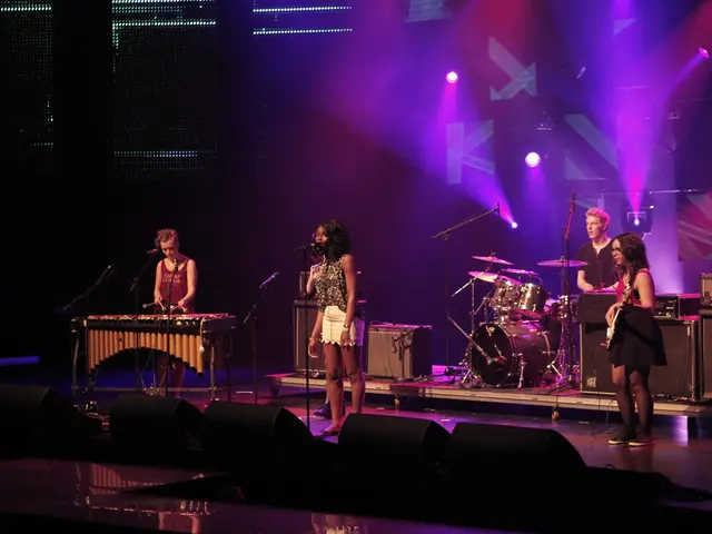 Shanty ensembles serenade Josef Hall Anrath, transforming the location into a Shanty Music hub