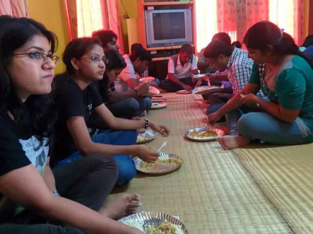 Proper Upbringing Shows in Your Manners: Perform These 4 Actions as a Visitor in Another's Home