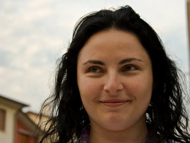 Feud escalates in Summer Bay as Harper disrupts Tane and Jo's romantic evening!