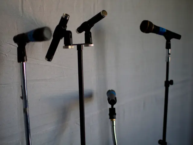 Mounting your Bose Soundbar 700 for an enhanced audio experience – Is it possible?