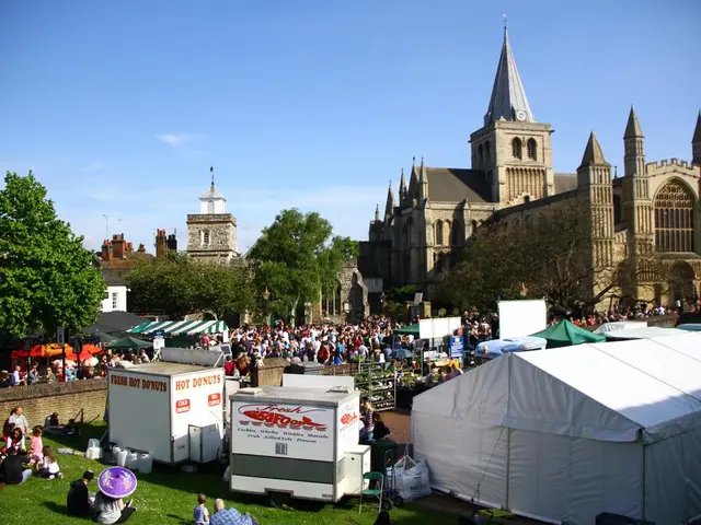 Festivities abound in Fürth as they host a historical Hoffest and Hoflohmarket over the weekend.