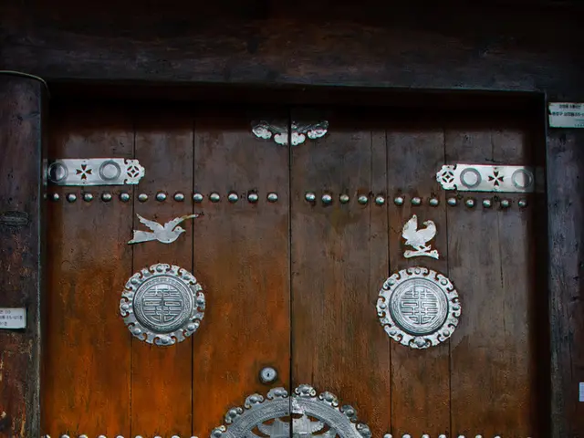 Home entrances as personal identifiers: their significance ought to be acknowledged