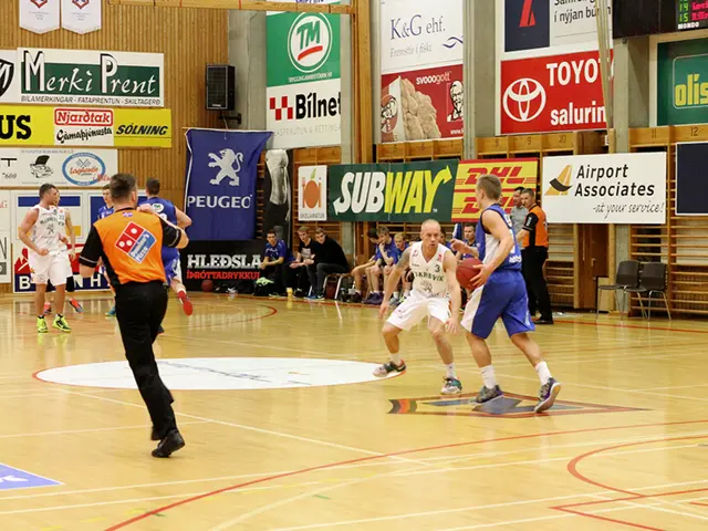 A basketball player thrives in Crailsheim, now running a bar establishment.