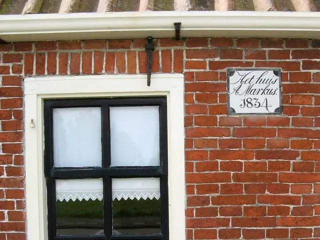 Creative Ideas for Window Box Flower and Edible Plant Arrangements