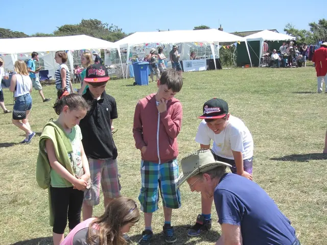 Workers from Rodgau collect funds for a children's hospice, donating a total of € 2,350