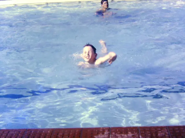 Aquatic instruction programs for displaced children and adolescents