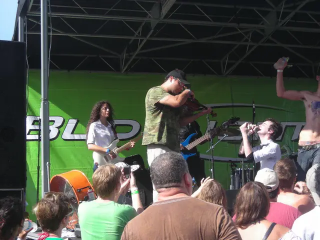 Connection hub for inquiries