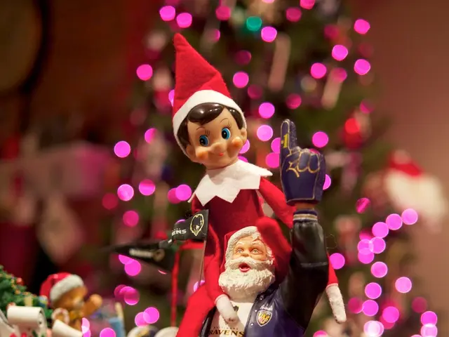 Holiday-Themed 'Minute to Win It' Challenges